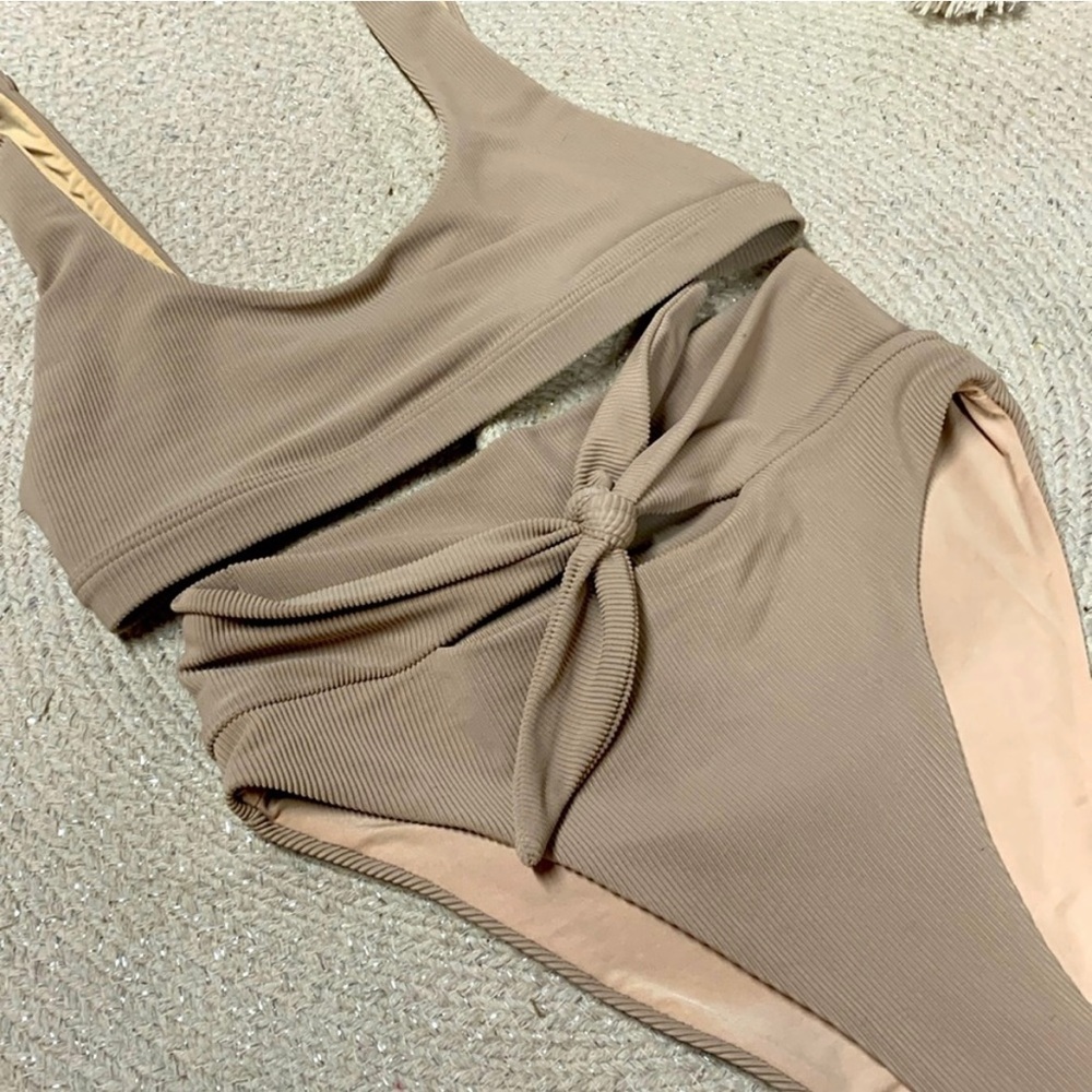 Beach riot bikini size small top and bottoms